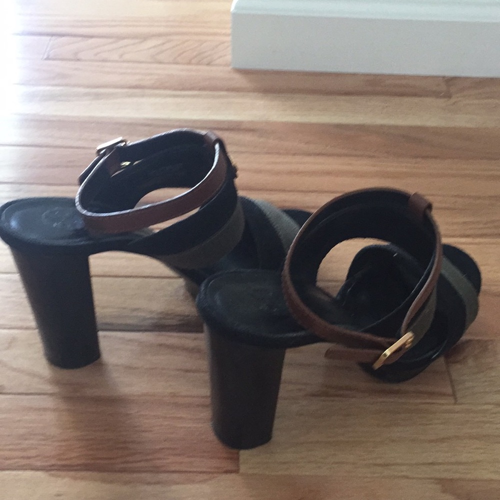 Tory Burch Black and Brown Strappy Block Heel Sandals with Gray Straps - Picture 2 of 5